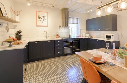 Shrewsbury Apartment | Trendy 2-bed escape in prime central location | Pass the Keys