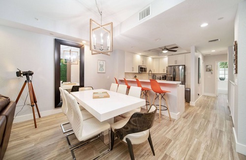 Rock Harbor House | Trendy 4BR Retreat in Key Largo –Pools, Beach, Marina, Coffee Bar, Pickleball