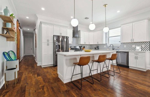 Bayou St. John House | Trendy Art Filled MidCity Oasis w/HeatedPool+ PKG