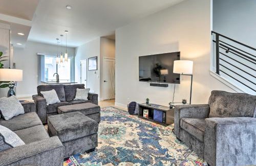 Sloan Lake House | Trendy Denver Townhome - Walk to Mile High Stadium