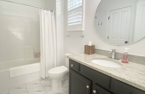 North Charleston House | Trendy Designed Home with Screened-In Porch & Backyard in Park Circle