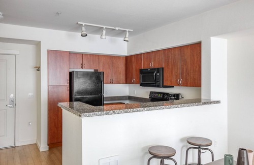 West Bellevue Apartment | Trendy Downtown Bellevue 1BR w/W/D & Storage, near Shops, by Blueground