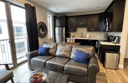 Traverse City House | Trendy Downtown Condo-Walk to it ALL Capri 315
