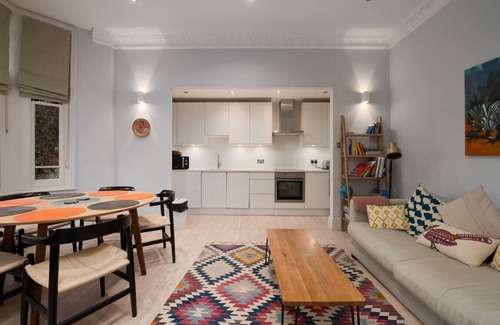 Hampstead Apartment | Trendy Hampstead Flat (RH7)