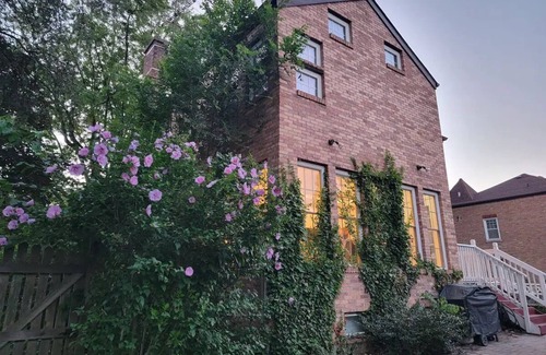 Stevensville House | Trendy Lake Michigan Getaway- Pet Friendly