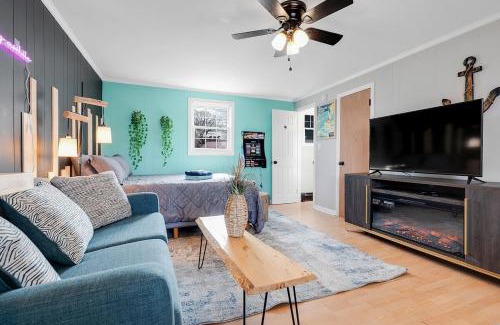 Old Orchard Beach Apartment | Trendy Motel Suite in Old Orchard Beach