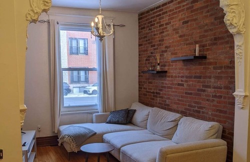 Longue-Pointe Apartment | Trendy New York style apartment perfectly located near the Olympic Stadium
