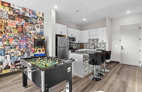 South Nashville Apartment | Trendy Oasis: 8 Min to Broadway w/Arcade, Sleeps 4