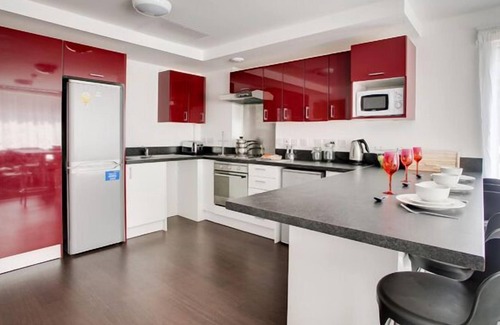 Birmingham Apartment | Trendy Room in Birmingham