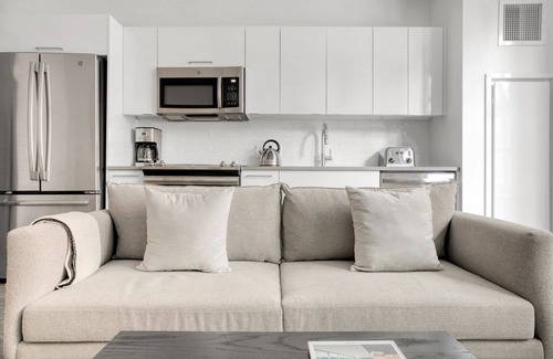 South of Washington Apartment | Trendy South End Studio w/W/D & Gym, near SoWa District, by Blueground