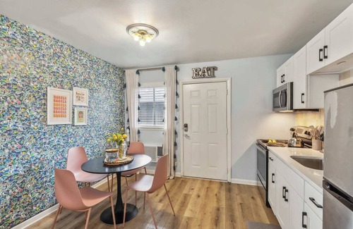 Melrose Condo | Trendy Studio for 4 w/Community Pool!
