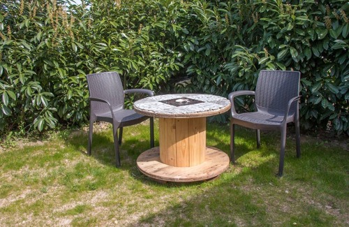 Villemandeur Apartment | Trendy studio London jacuzzi/outdoor pool