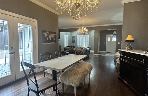 Tulsa House | Trendy Tulsa Speakeasy. Right in the middle of everything fun. No Cleaning Fee