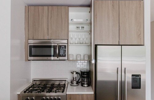 Upper East Side Apartment | Trendy UES Studio w/Doorman, Gym, Lounge & W/D, by Blueground