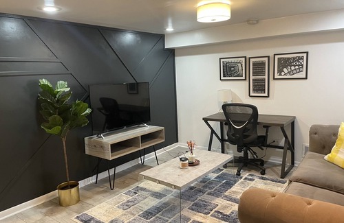 The Gap Apartment | Trendy Unit-15mins to downtown!