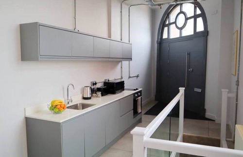 Bournemouth City Centre Apartment | Trendy Urban Split level Apartment - Netflix&WiFi