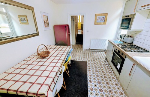 Stoke Newington House | Trendy vintage 5/6 bed 2 bath family house central London