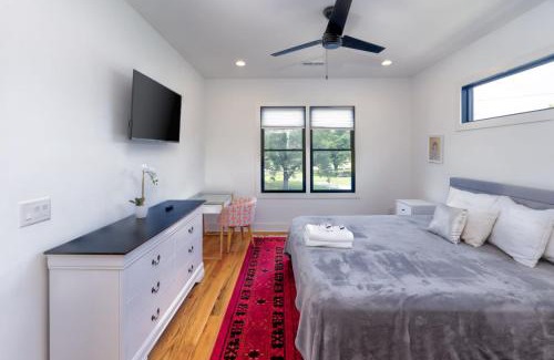 Chestnut Hill House | Trendy WeHo Home - Near DT Nashville