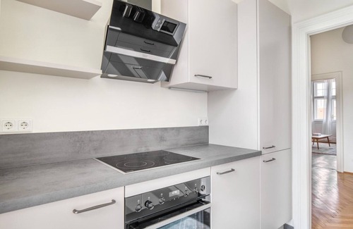 Wieden Apartment | Trendy Wieden 2BR w/Balcony & Elevator, nr Shopping, by Blueground