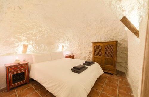 Genil Apartment | TrendyHomes Alhambra Cueva