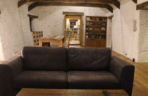 Looe House | Trenedden Barn, Cornwall, near Fowey, Looe, Lerryn, Polperro, beaches and coast