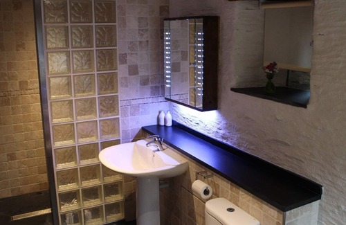 Looe House | Trenedden Barn, Cornwall, near Fowey, Looe, Lerryn, Polperro, beaches and coast