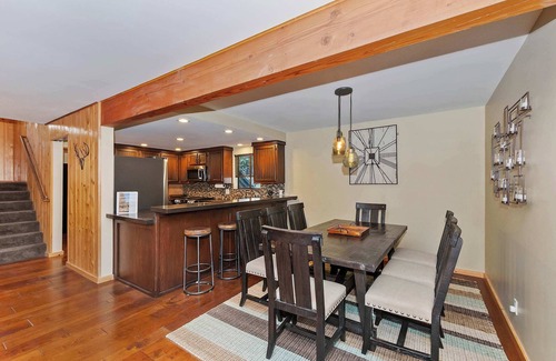 Green Valley Lake House | Tres Patos - Lakefront Stay for 8