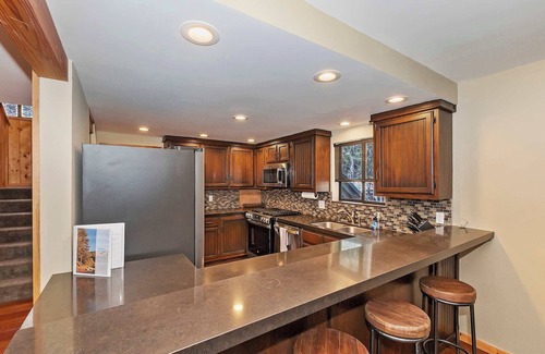 Green Valley Lake House | Tres Patos - Lakefront Stay for 8