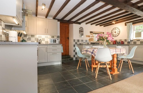 Saint Breward Cottage | TREVENNING BARN, pet friendly, with open fire in Bodmin