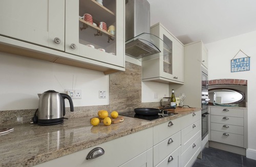 Crantock Cottage | Trevethen Cottage- a traditional cottage in Crantock with parking