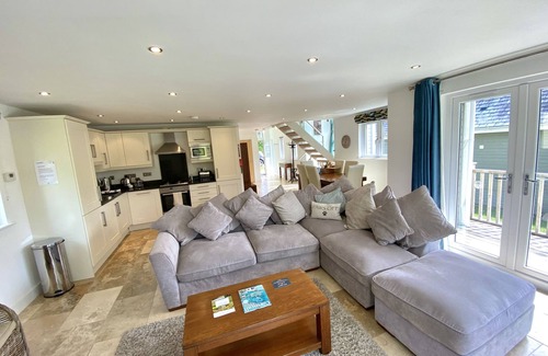 St Austell Cottage | Trewhiddle Villa 20 - a trewhiddle that sleeps 6 guests in 3 bedrooms
