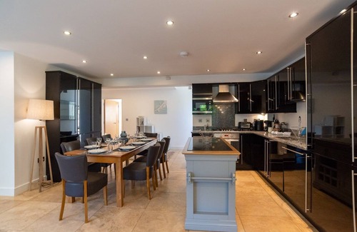 St Austell Cottage | Trewhiddle Villa 11 - a trewhiddle that sleeps 7 guests in 4 bedrooms