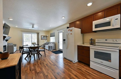 Hayward House | Tri Lake Home- Waterfront,4 acres of Land Between 3 lakes- Big Discount!