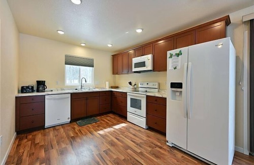 Hayward House | Tri Lake Home- Waterfront,4 acres of Land Between 3 lakes- Big Discount!