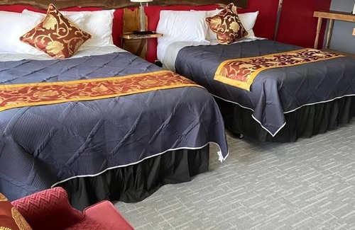 Dickeyville Hotel | Tri-States Wood Inn