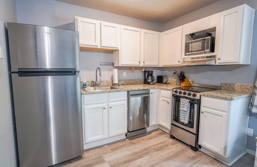Indian Point Condo | Tribesman Resort #14 - Renovated Condo, Minutes to Silver Dollar, Great Location