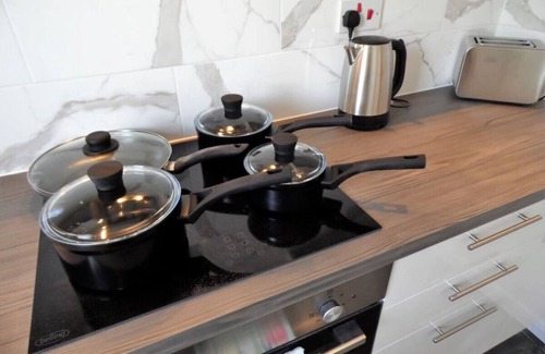 Paisley Apartment | Trident Apartment - newly renovated bright and airy flat located in a very convenient central area.
