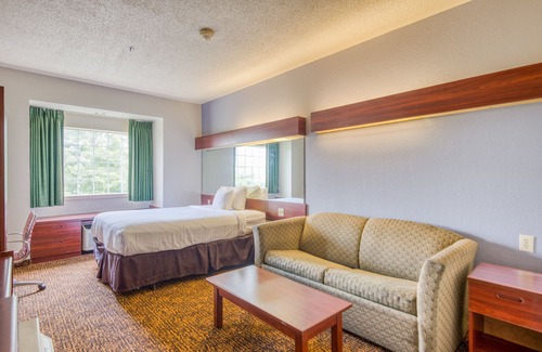 Baton Rouge Hotel | Trident Inn & Suites, Baton Rouge