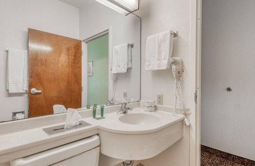 Baton Rouge Hotel | Trident Inn & Suites, Baton Rouge