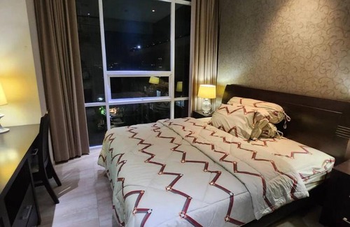 Surabaya Apartment | Trillium Residence 5th Floor with Pool & City View