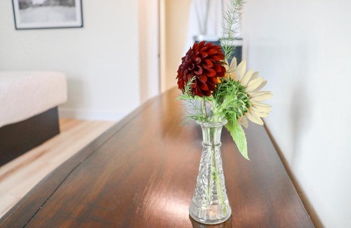 Gold Beach Hotel | Trillium Room at The Wildflower Inn