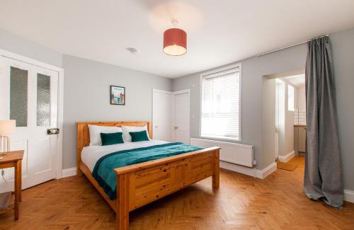 Margate Apartment | Trinity Garden Apartment - Margate Old Town