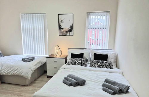 Cheetham Hill House | Triple Bed Room in Manchester (4)