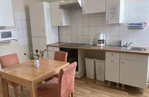 Bremerhaven Apartment | Triple room-Economy-Shared Bathroom