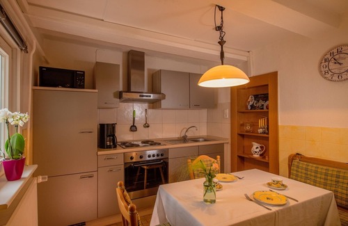 Lennestadt Apartment | Triple room with shower and WC