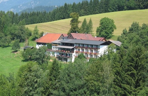 Edlbach Apartment | Triple room with shower, WC - Ausflugshotel Huttersberg