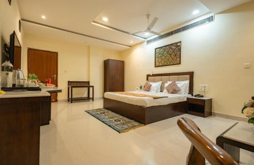 Lake Pichola Hotel | Tripli Hotels White Manor