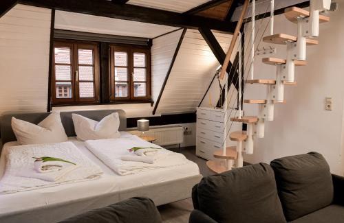 Mickten House | Trobischhof