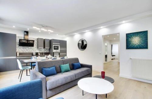 16th Arrondissement Apartment | TROCADERO/EIFFEL TOWER - 3 Bedrooms- All New!