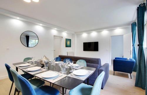 16th Arrondissement Apartment | TROCADERO/EIFFEL TOWER - 3 Bedrooms- All New!